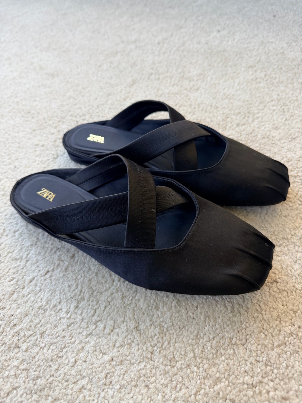 Zara Black Ballet-style Flats